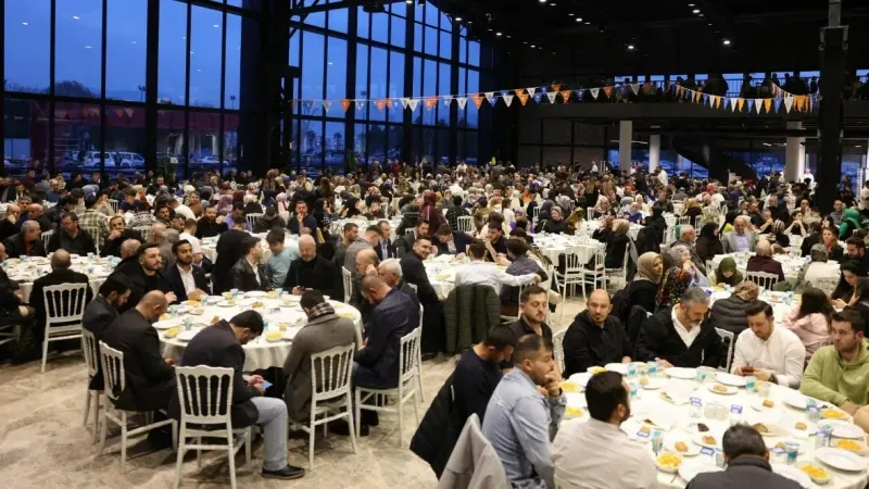 AK Parti’nin Geleneksel İftarında Yoğun Katılım