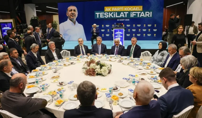 ak-parti-kocaeli-geleneksel-il-iftari-3