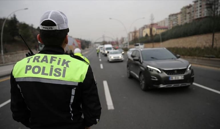 ankara-trafik-polisi-yol-2335192.jpg