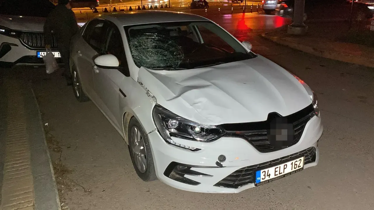 İzmit’te Yaşlı Kadına Otomobil Çarptı: Durumu Ağır