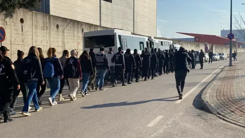 Bungalov Dolandırıcılarına Şafak Operasyonu: 120 Milyonluk Vurgun, 27 Gözaltı