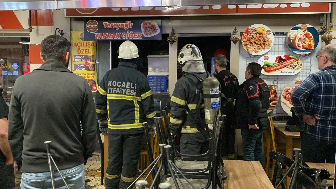 İzmit’te Kebapçıda Korkutan Yangın!