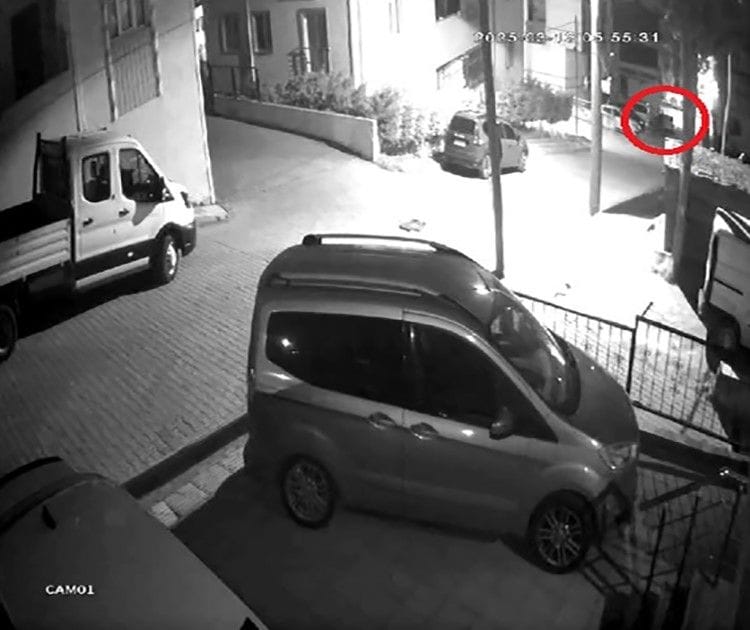 Gebze'de Kanlı Pusu: 26 Yaşındaki Genç Çapraz Ateşte Hayatını Kaybetti