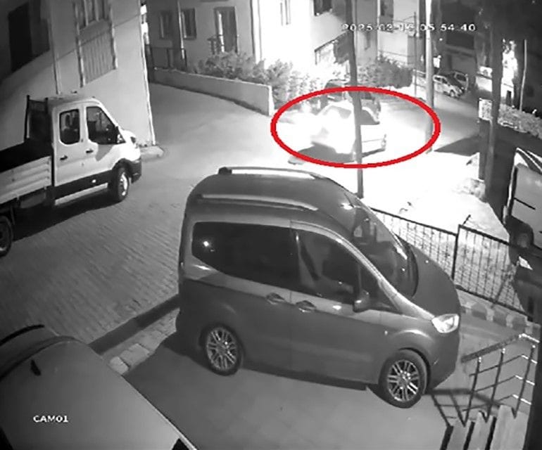 Gebze'de Kanlı Pusu: 26 Yaşındaki Genç Çapraz Ateşte Hayatını Kaybetti