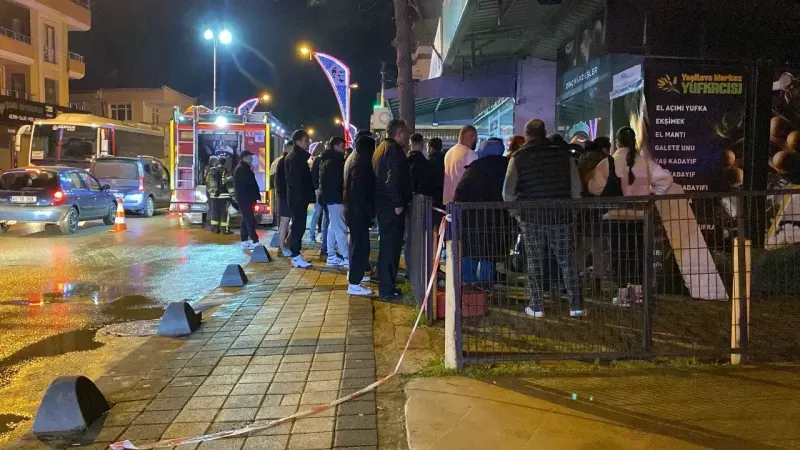 Yufkacı dükkanında yangın çıktı