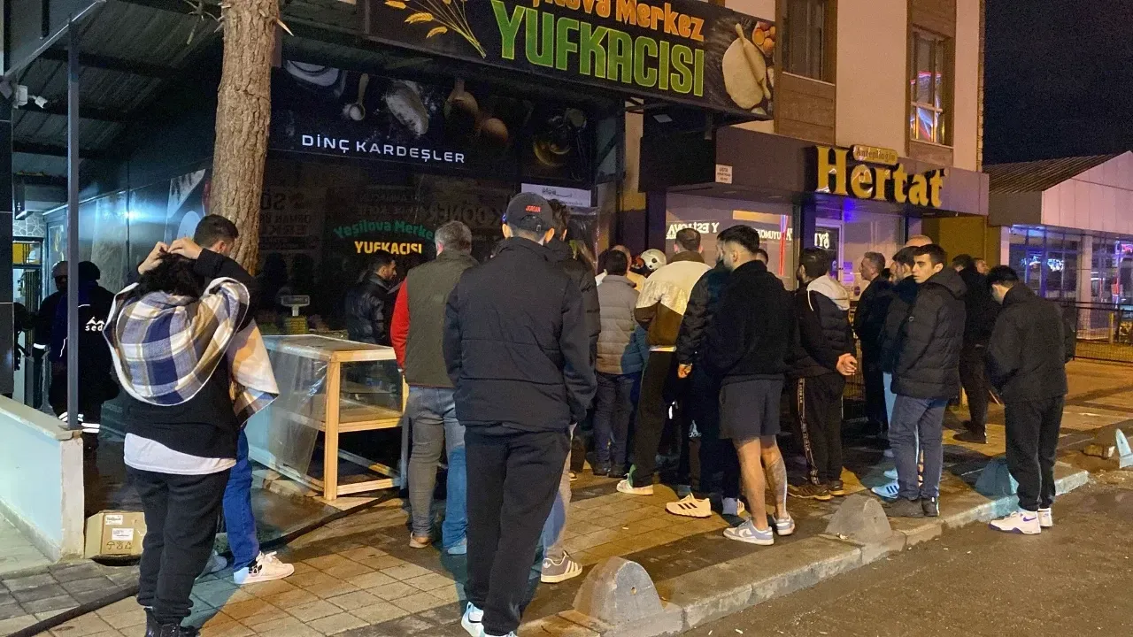 Yufkacı dükkanında yangın çıktı