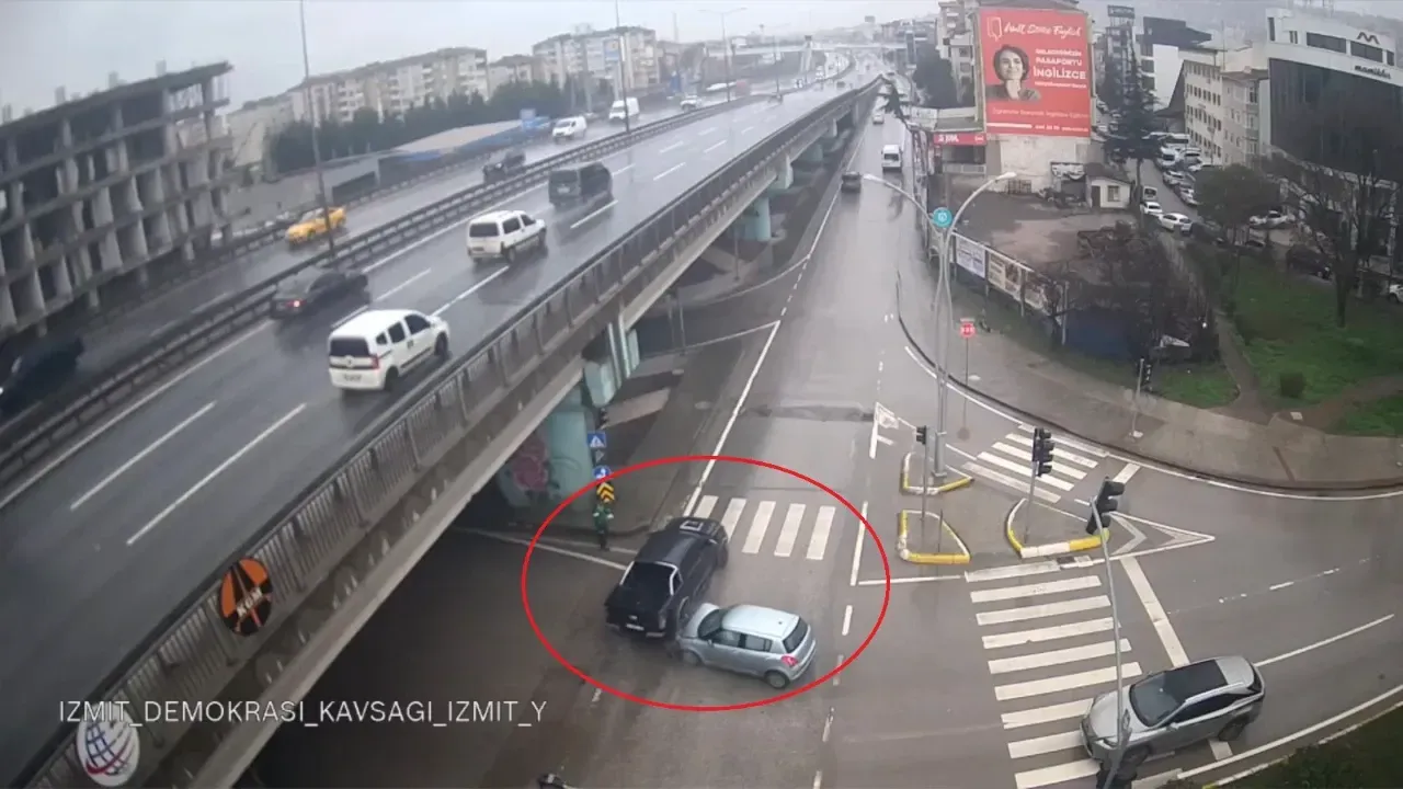 Kocaeli’deki Trafik Kazaları KGYS Kameralarına Yansıdı