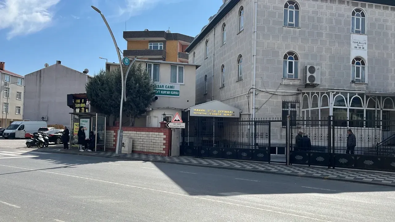 Kocaeli’de Dehşet! Cami Tuvaletinde Silahla Vurulmuş Halde Bulundu