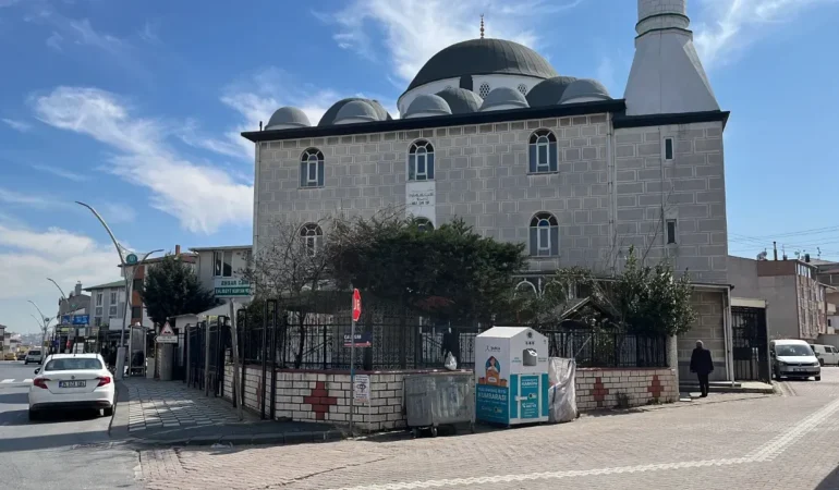 cami-tuvaletinde-silahla-vurulmus-halde-599491-177448