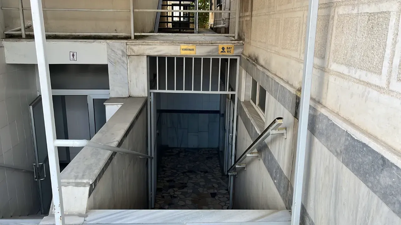 Kocaeli’de Dehşet! Cami Tuvaletinde Silahla Vurulmuş Halde Bulundu