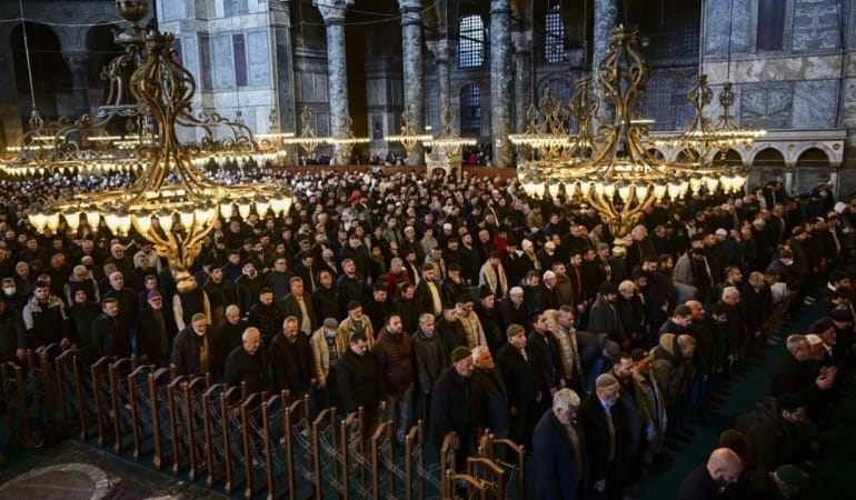 cuma-namazi-2339984.jpg