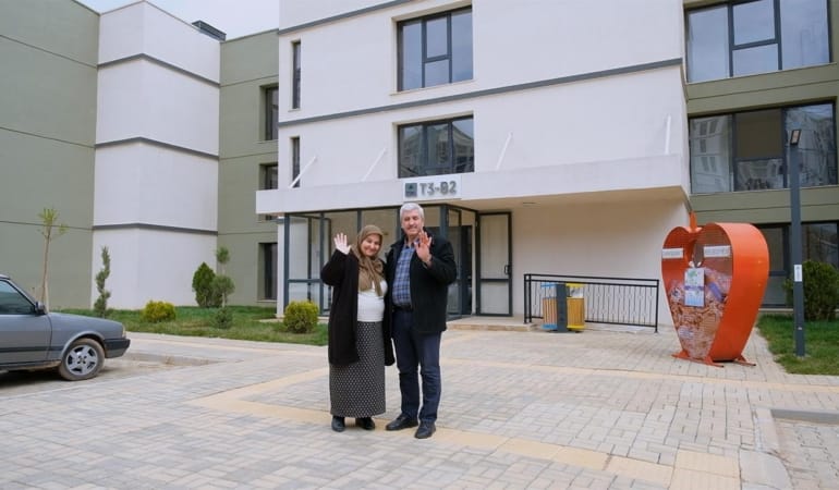 depremzede-aile-yeni-ev-2346979.jpg