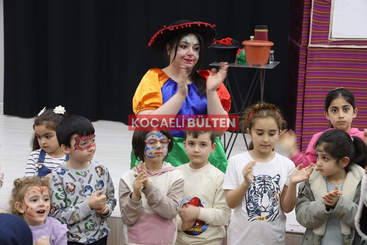 Kartepeli minikler Ramazan'da eğleniyor