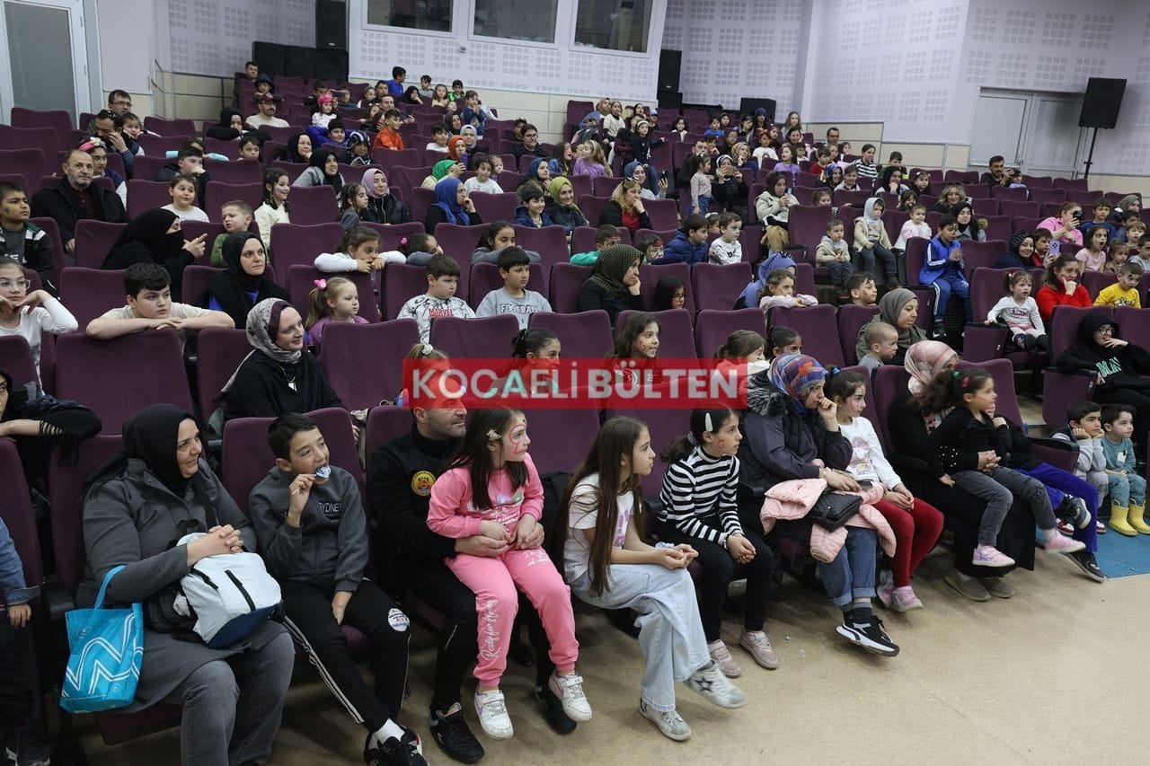 Kartepeli minikler Ramazan'da eğleniyor