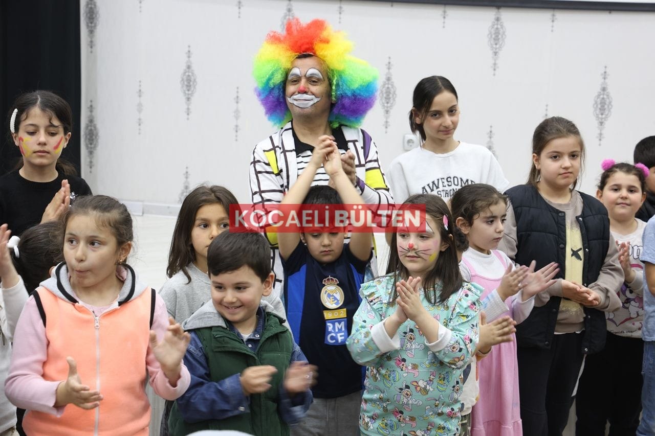 Kartepeli minikler Ramazan'da eğleniyor