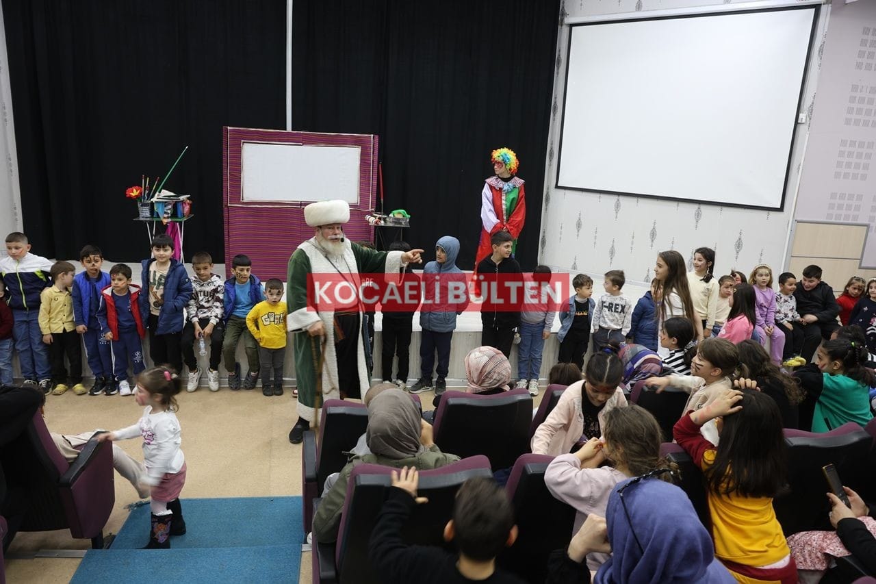 Kartepeli minikler Ramazan'da eğleniyor