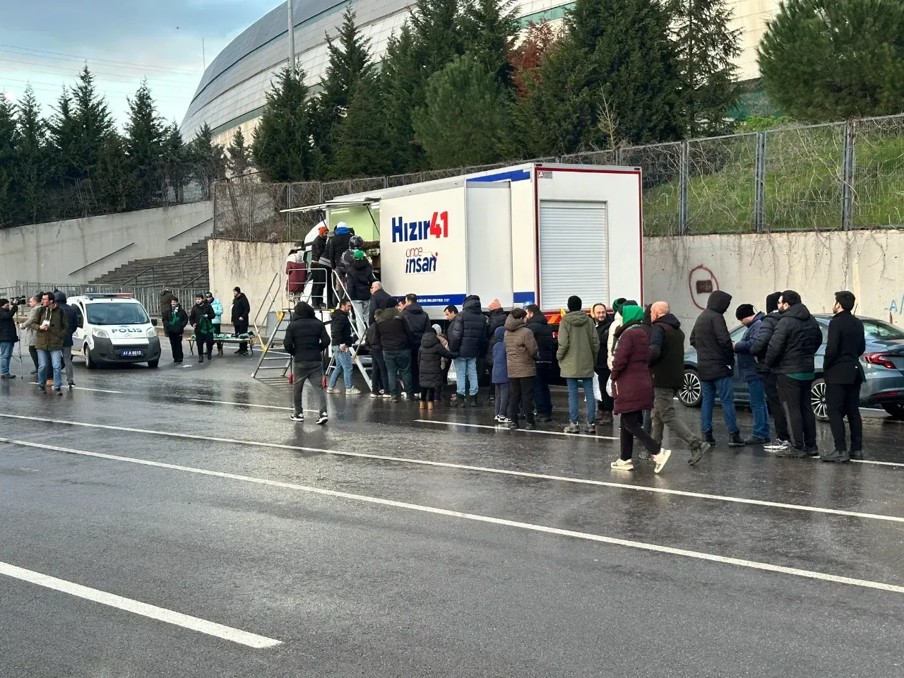 Kocaelispor Taraftarına Büyükşehir’den İftariyelik İkramı