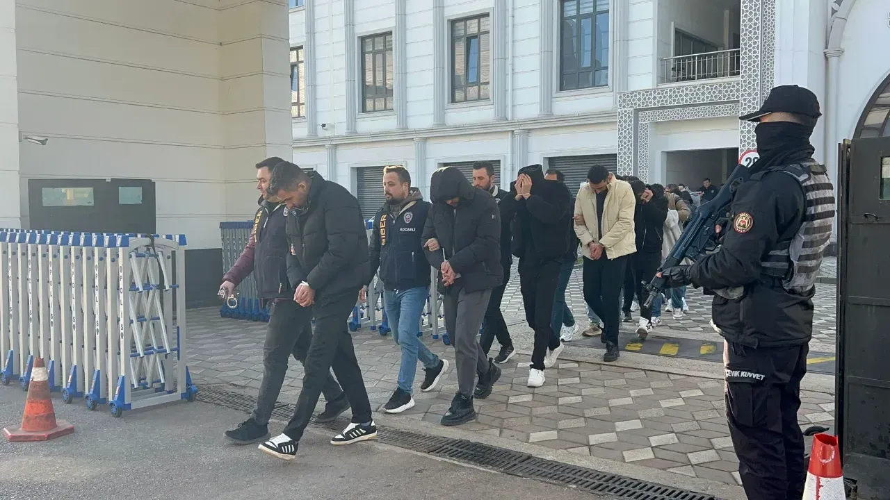 Bungalov Dolandırıcılarına Şafak Operasyonu: 120 Milyonluk Vurgun, 27 Gözaltı