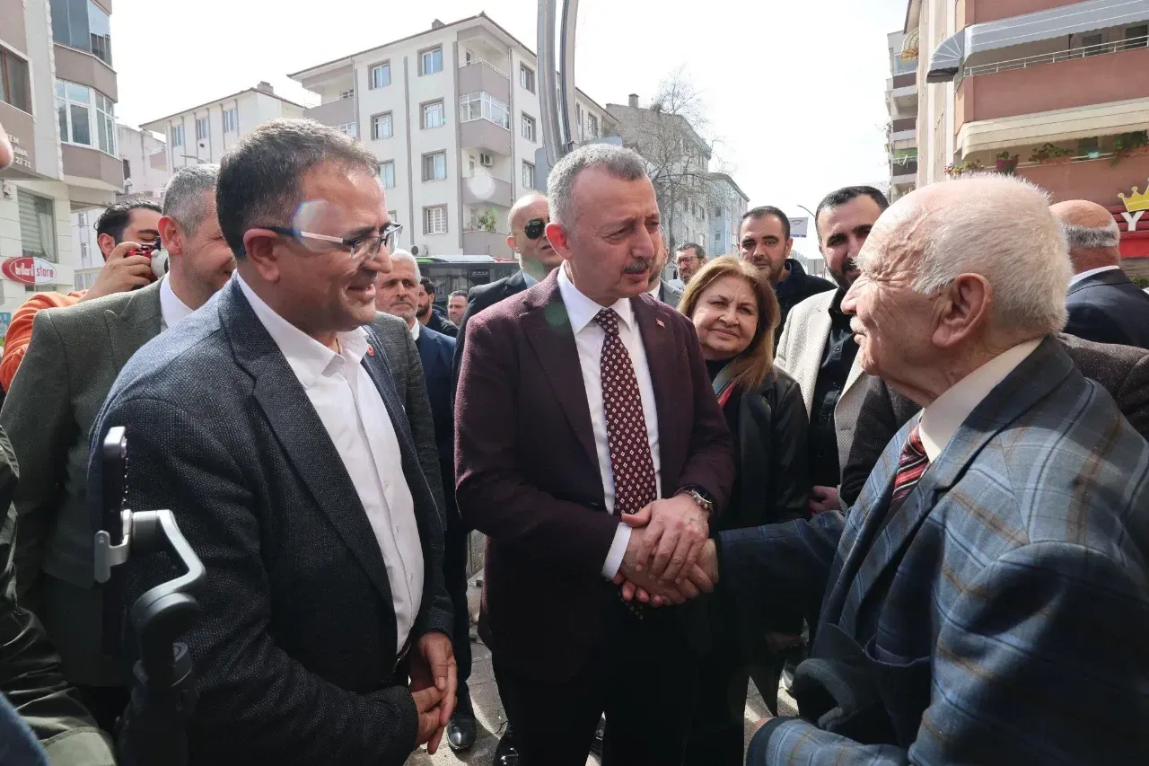 Başkan Büyükakın, Derince'deki yatırımları Sertif Gökçe ile birlikte değerlendirdi!