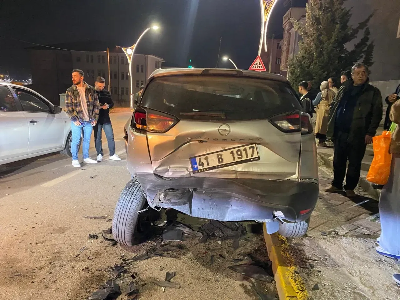15 yaşındaki çocuk, mahalleyi savaş alanına çevirdi