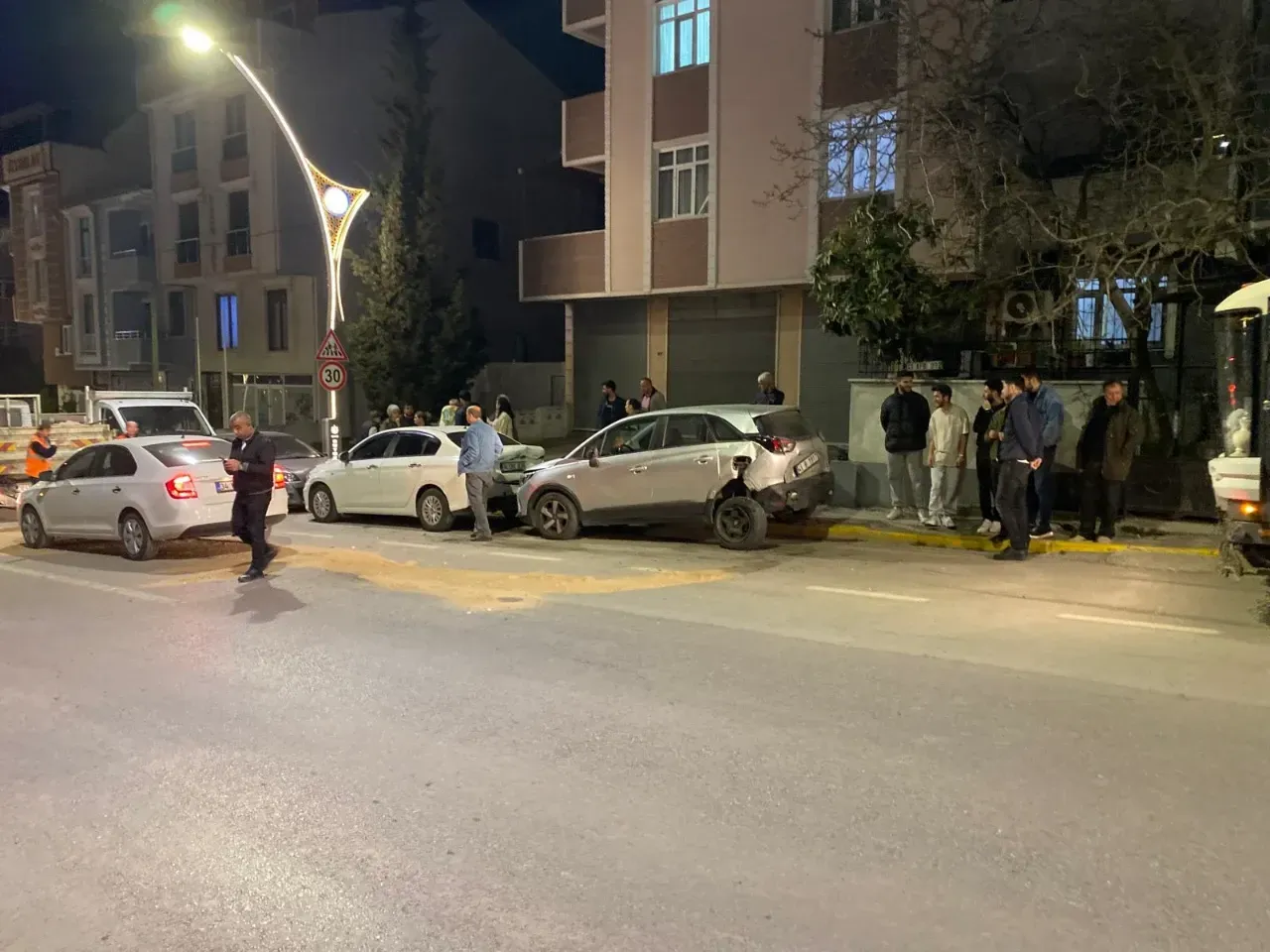 15 yaşındaki çocuk, mahalleyi savaş alanına çevirdi