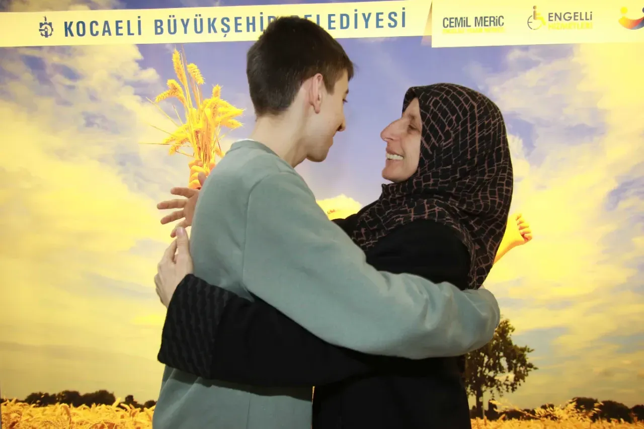 Özel Birey Ahmet, Adalet Bakanlığı'nda Memur Oldu
