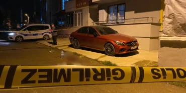 28-yasindaki-genc-boynundan-bicaklandi-1