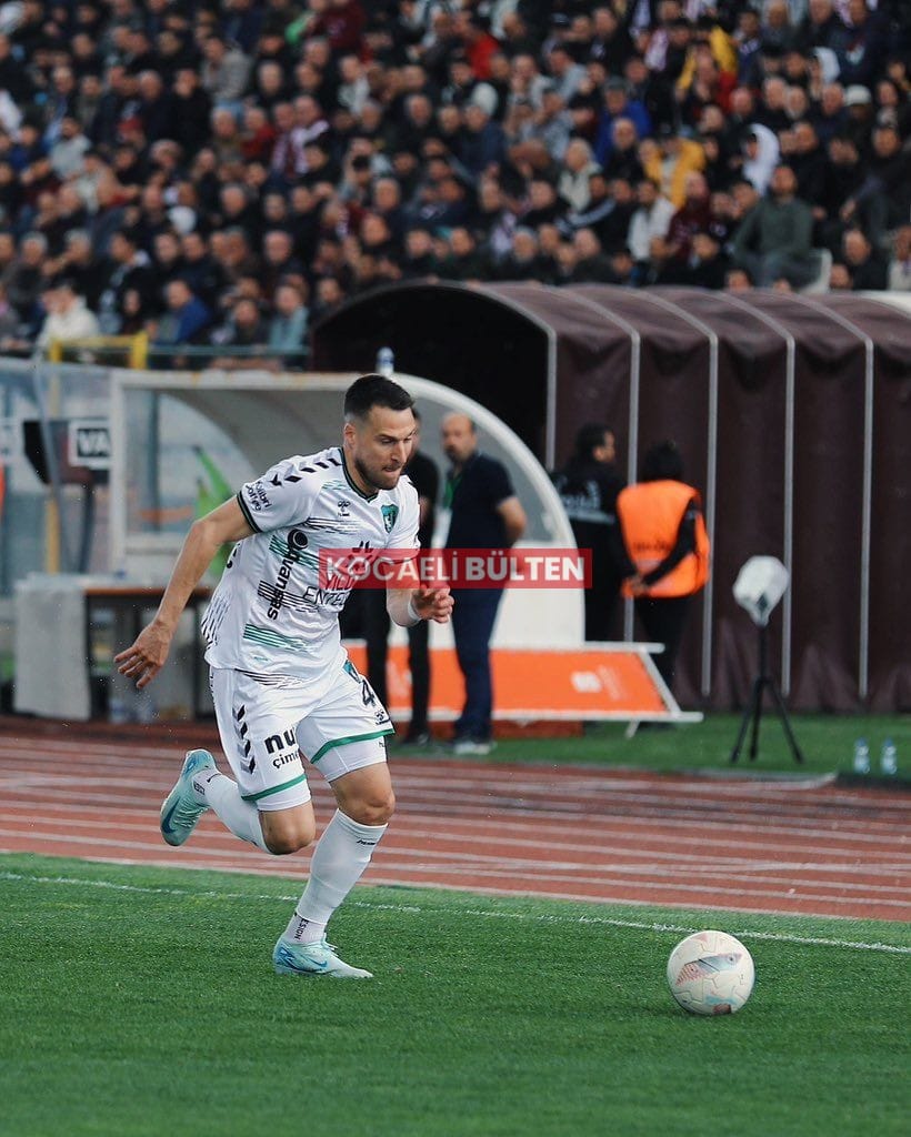 Kocaelispor, Bandırmaspor Deplasmanında Son Dakika Golüyle 2-2 Berabere Kaldı
