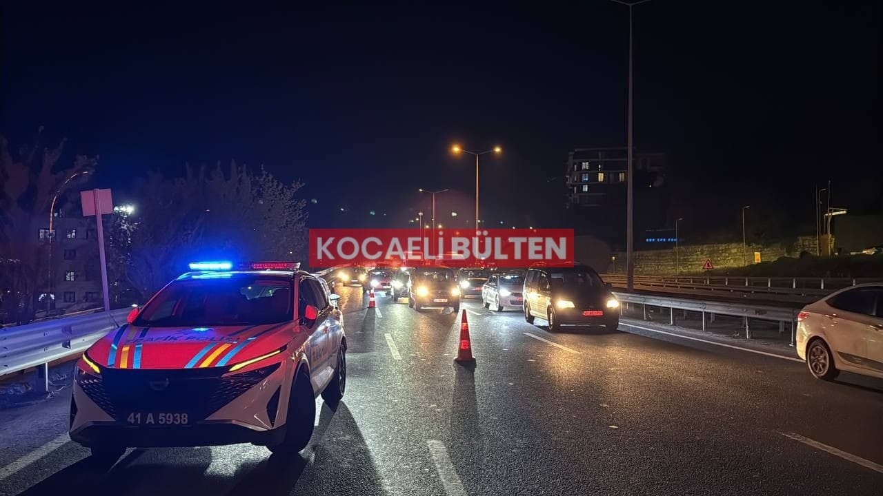 Gebze’de D-100 Karayolunda Feci Kaza: 1’i Ağır 2 Yaralı