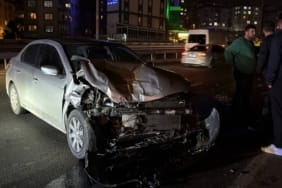 aa-20250405-37546623-37546622-kocaelide-otomobille-minibusun-carpistigi-kazada-2-kisi-yaralandi