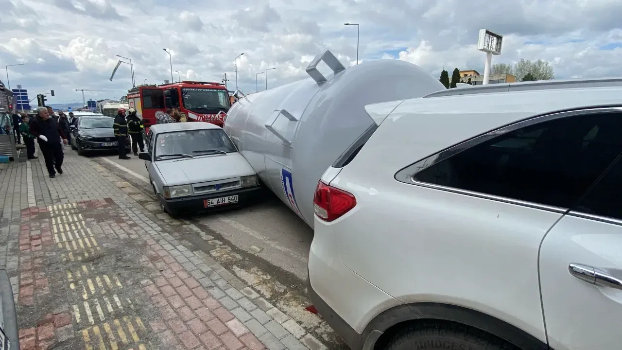 Ehliyetsiz Sürücünün Kullandığı TIR’dan Gaz Tankeri Düştü