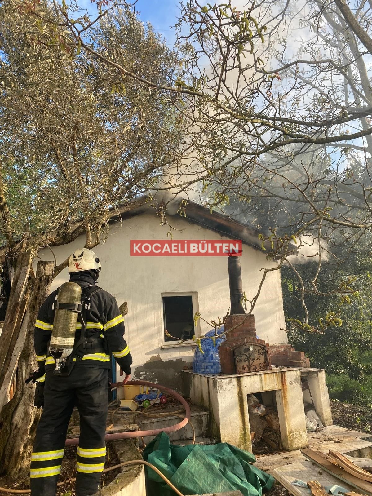Mangal Keyfi Yangınla Bitti: Barbekü Çatı Yangınına Yol Açtı