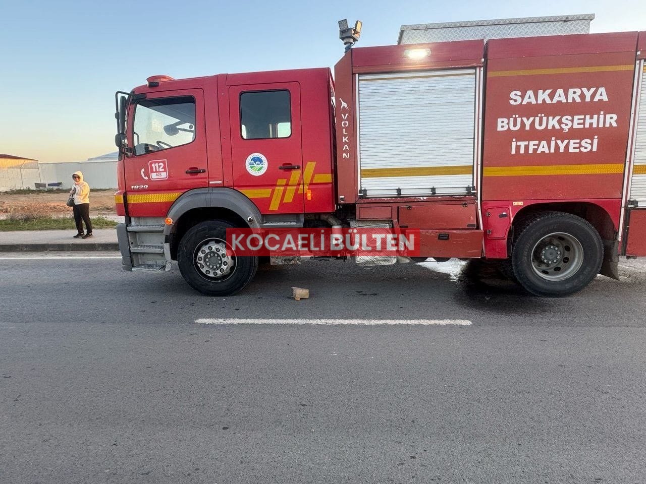 Yangına Giden İtfaiyeyle Otomobil Çarpıştı, 2 Yaralı