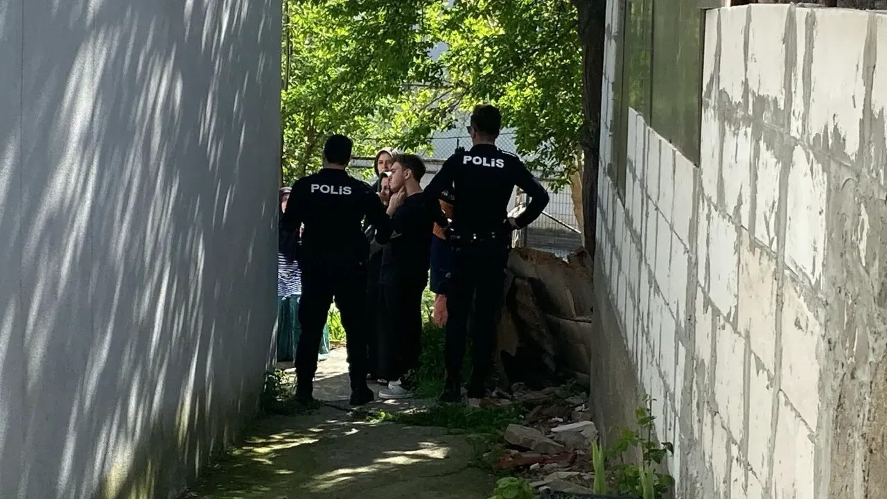 5 yaşındaki çocuk, 3. kattan düşerek ağır yaralandı