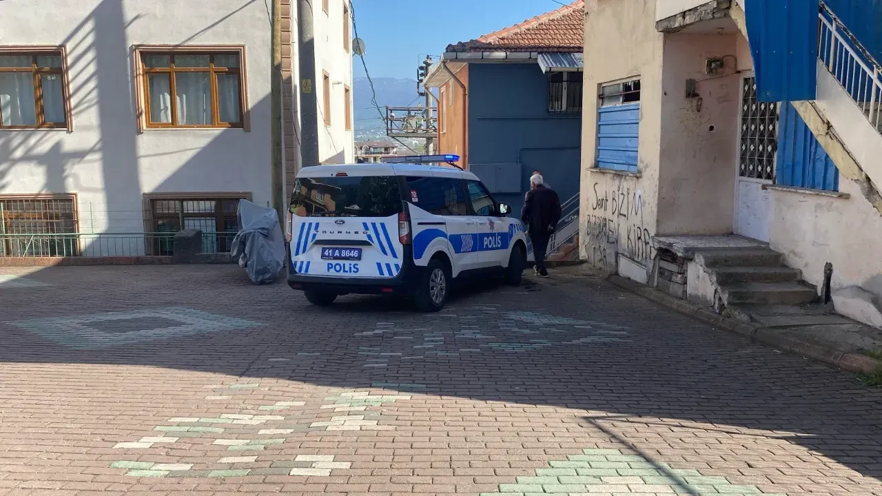 5 yaşındaki çocuk, 3. kattan düşerek ağır yaralandı