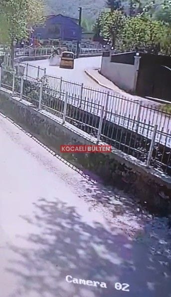 Kocaeli’de Dehşet Anları: Motosiklet ile Taksi Kafa Kafaya Çarpıştı