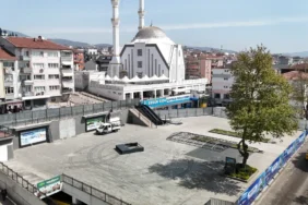 kuzey-metro-hatti-korfezrtay-hafif-rayli-sistem-projesi-icin-derince-kent-meydani-nin-etrafi-kapatildi