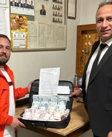 ormanyada-dusurulen-para-dolu-canta-sahibine-ulastirildi