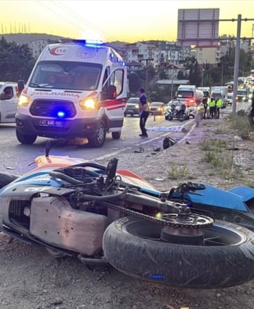 beton-mikseri-motosiklete-carpti-saniye-yilmaz-oldu