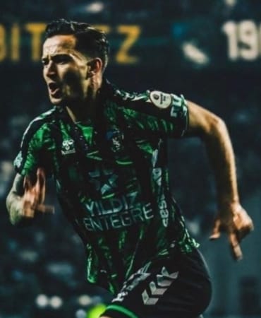 kocaelispor-ogulcan-caglayan-ve-ryan-mendesin-sozlesmelerini-uzatti-ztqb