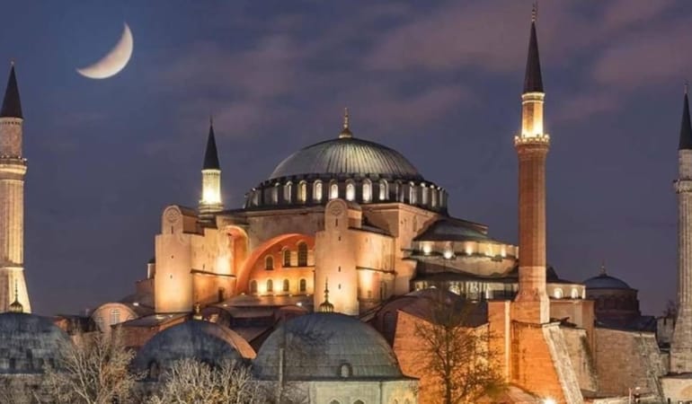 ayasofya-kandil-1998908.jpg