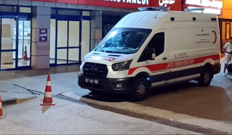 ambulans-2384047.jpg