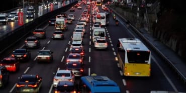 istanbul-trafik-trt-haber-2327043.jpg