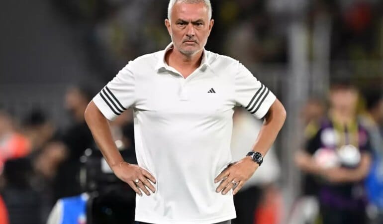 jose-mourinho-bu-kez-de-sosyal-medya-ve-18975806_4295_amp.jpg