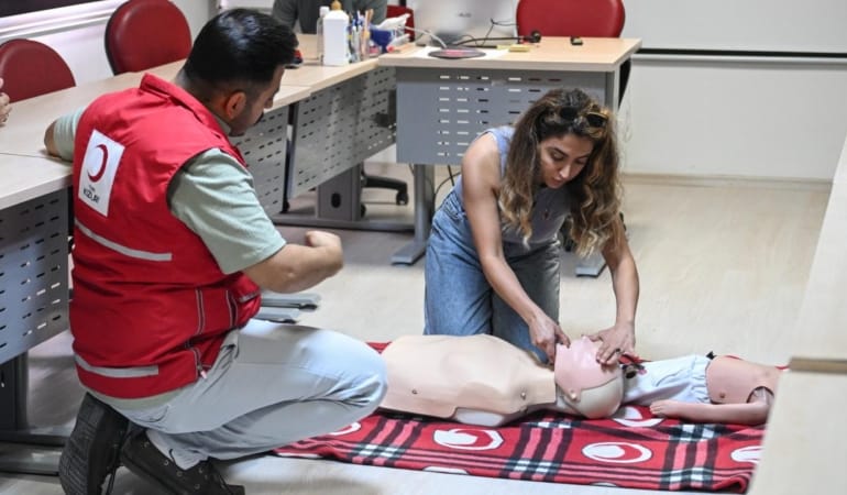 ilk-yardim-egitimi-2397129.jpg