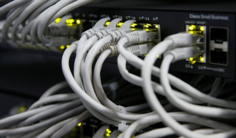 internet-baglanti-ethernet-kablo-reu-2302642.jpg