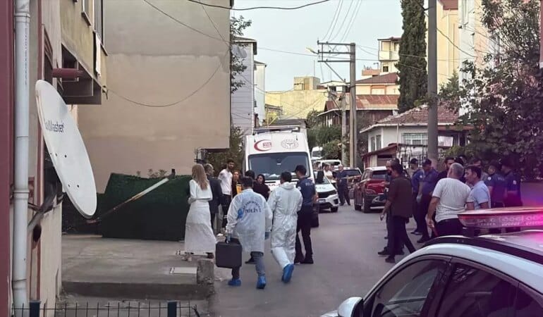 kocaeli-de-anne-ve-5-yasindaki-cocugu-evde-ol-19030325_amp.jpg