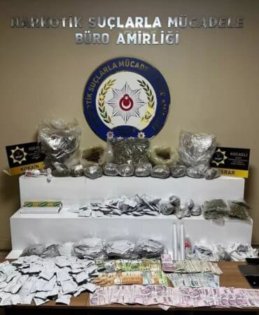 kocaeli-de-uyusturucu-operasyonunda-3-supheli-19069969_amp.jpg