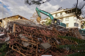 balikesir-deprem-enkaz-aa-2411724.jpg