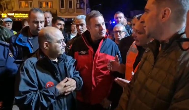 balikesir-valisi-ustaoglu-2411639.jpg